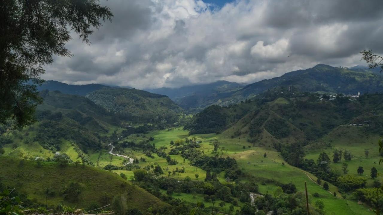 Hostal Rural La Montana Alquiyapura Саленто Екстериор снимка